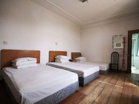 Hualong Hostel (Shanghai Zhelin) Hotel in Shanghai