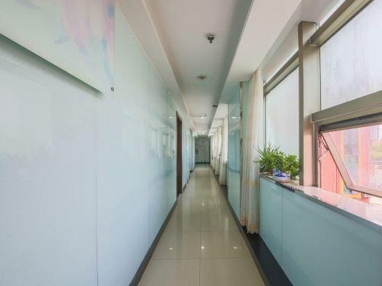 Hengji Hotel (Shanghai Hongkou Football Stadium Dongbaoxing Road Subway Station) Hotel in Shanghai