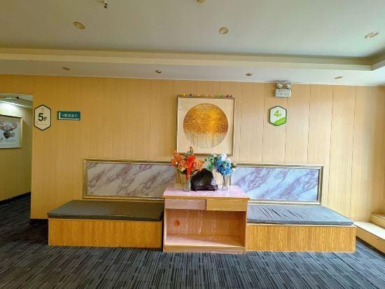 Kaiman E-sports Audio and Video Hotel (Shanghai Hongquan Road Korean Street Branch) Hotel in Shanghai