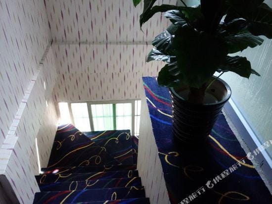 Kaiman Light Luxury Hotel (Shanghai University Jinqiu Road Subway Station) Hotel in Shanghai