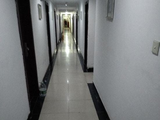 Shanghai Yilu Sunshine Inn (Minhang Jinping Road Subway Station) Hotel in Shanghai