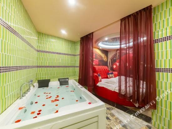 Bide Theme Hotel (Nanjing Olympic Sports Center, Xinglong Street Metro Station) Hotel in Nanjing