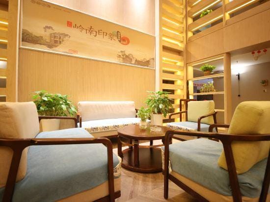 Grand Cozy Hotel (Nanjing University of the Arts Longjiang Subway Station Store) Hotel in Nanjing