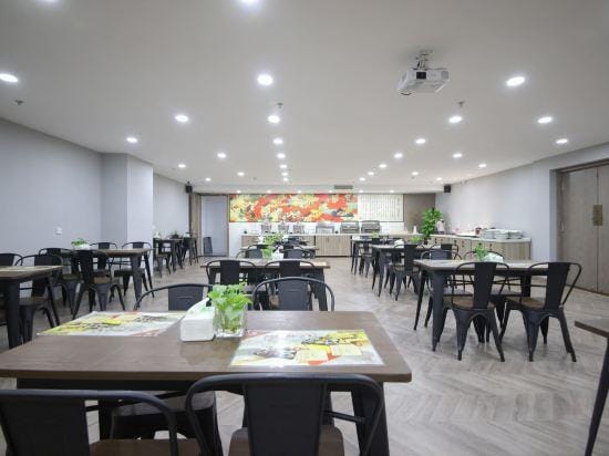 Grand Cozy Hotel (Nanjing University of the Arts Longjiang Subway Station Store) Hotel in Nanjing