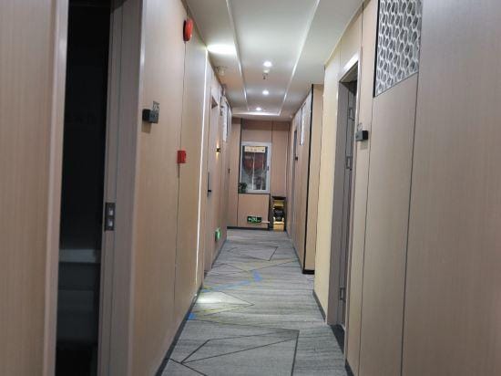 Jingjing Hostel Hotel in Shanghai