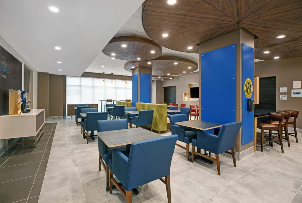 Holiday Inn Express Milwaukee Downtown By IHG Hotel in Milwaukee