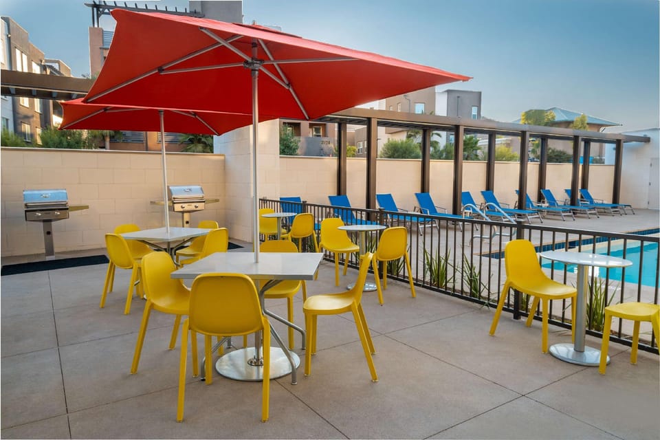 Home2 Suites by Hilton Corona Hotel in Corona