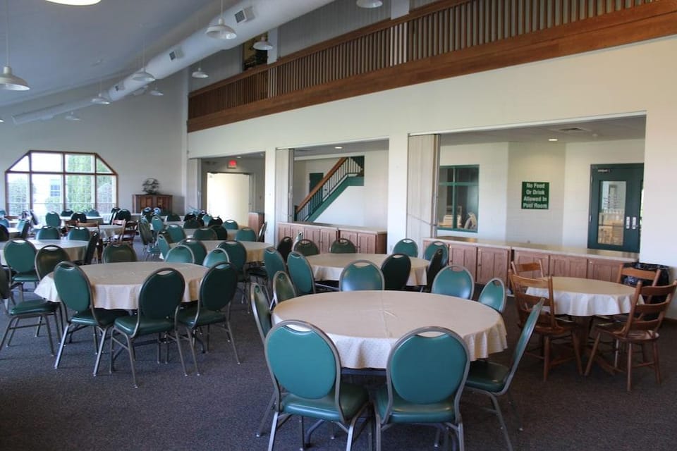 Farmstead Inn and Conference Center Hotel in Shipshewana