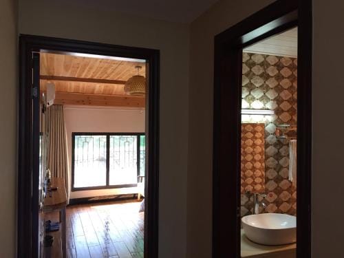 Yunhe Titian Fengyin Inn Hotel in Zhejiang