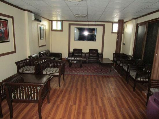 E-Town Rooms Hotel in Karachi