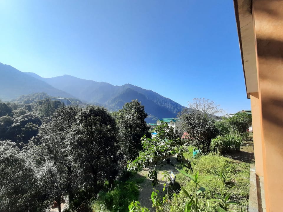 Janardan Resort Pangot Resort in Uttarakhand