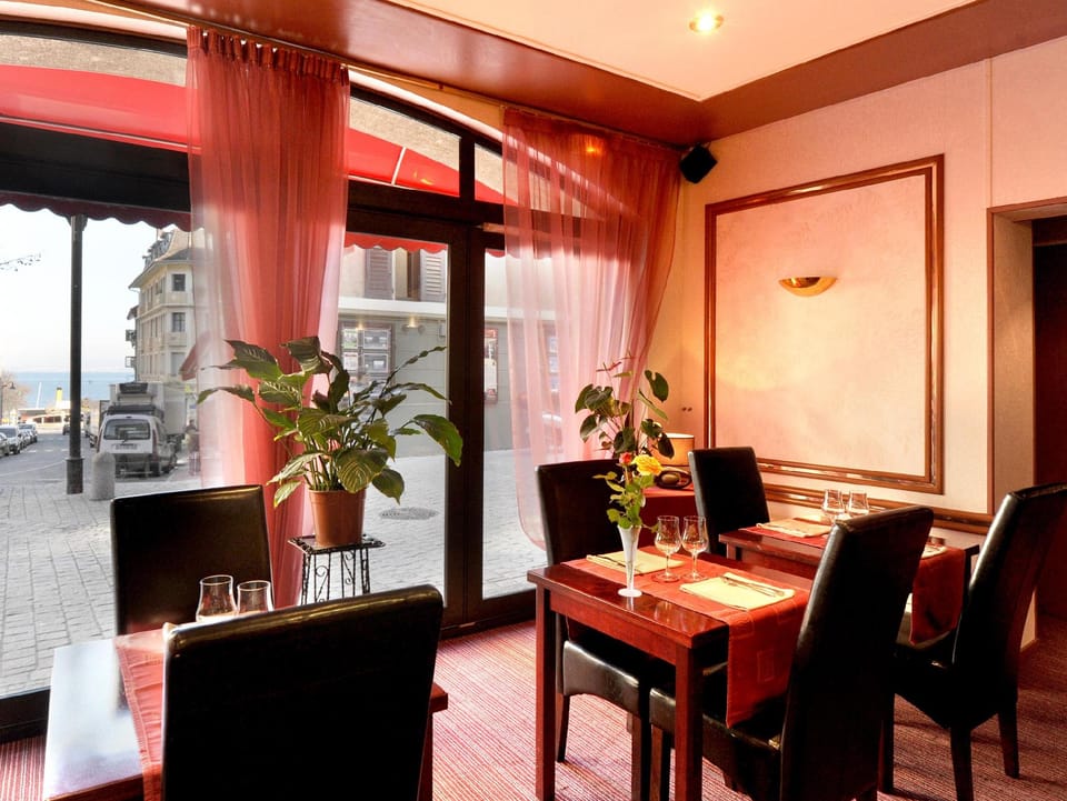 Hotel Le Bourgogne Hotel in Évian-les-Bains