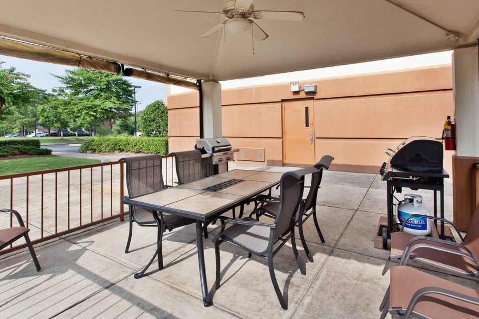 Sonesta Simply Suites Orange County Airport Hotel in Tustin