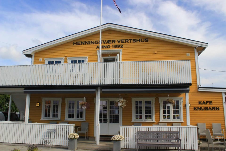 Henningsvær Guesthouse Hotel in Lofoten