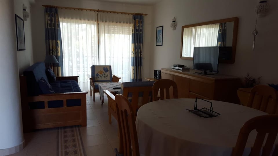 Shared lounge/TV area