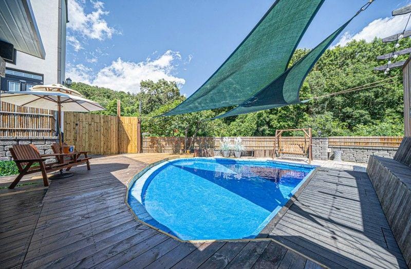 Changwon Hostel Black Pearl Pension Hotel in South Korea