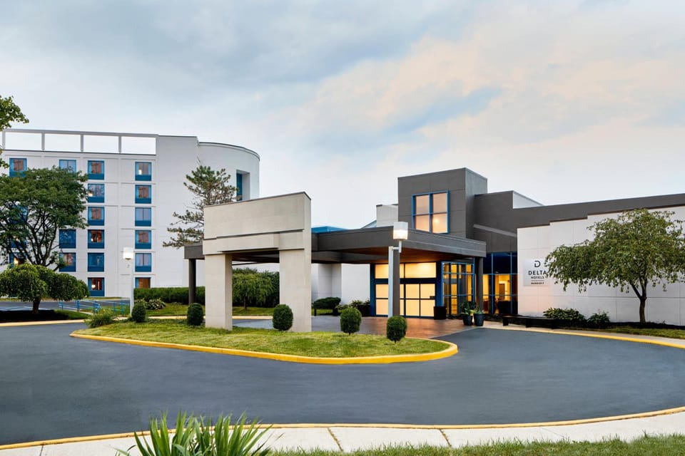 Delta Hotels Toledo Hotel in Toledo