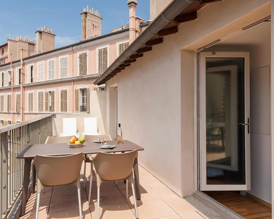 Residhotel Vieux Port Apartment hotel in Marseille