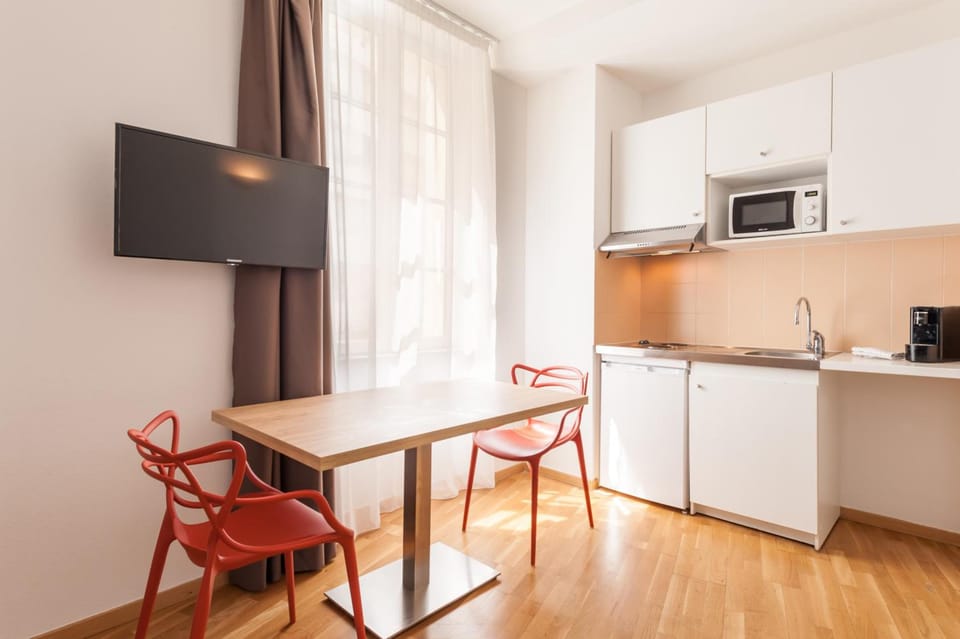 Residhotel Vieux Port Apartment hotel in Marseille