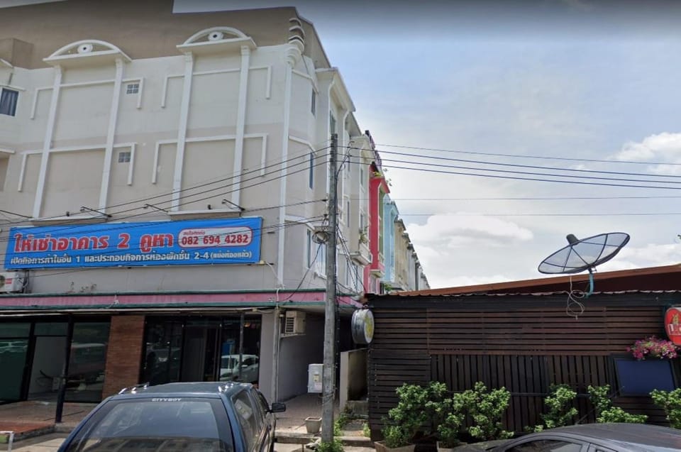 OYO 75311 Bed One Hotel in Wichit