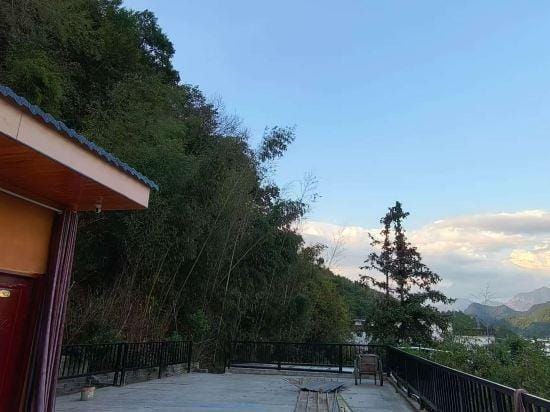 Jixi Longyue Homestay Hotel in Hangzhou
