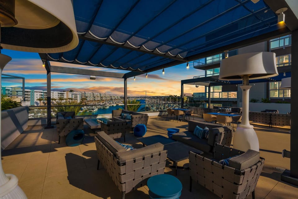 Bar/lounge