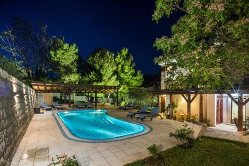Palazzo Banicevic Luxury Rooms Hotel in Kotor Municipality