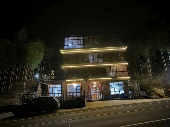 Qingjinggu Guesthouse Hotel in Hangzhou