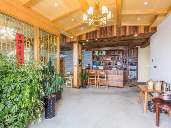 Qingjinggu Guesthouse Hotel in Hangzhou
