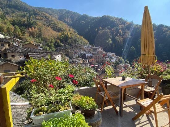 Yangchan Tulou Dewei'er Homestay Hotel in Hangzhou