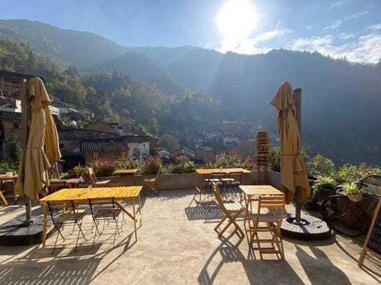 Yangchan Tulou Dewei'er Homestay Hotel in Hangzhou