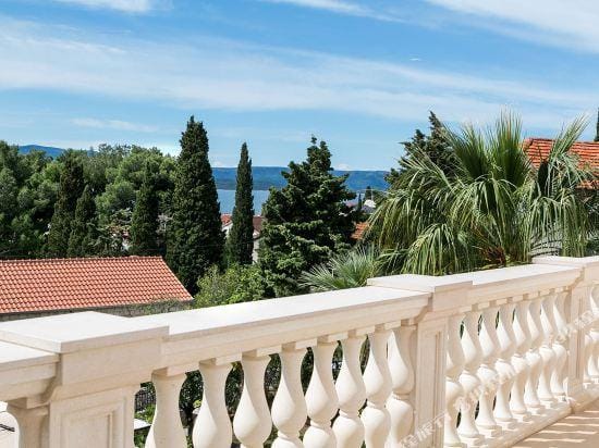 Villa Giardino Heritage Boutique Hotel Bol Hotel in Bol