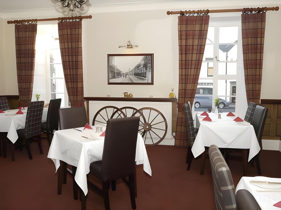 Burnett Arms Hotel Hotel in Scotland