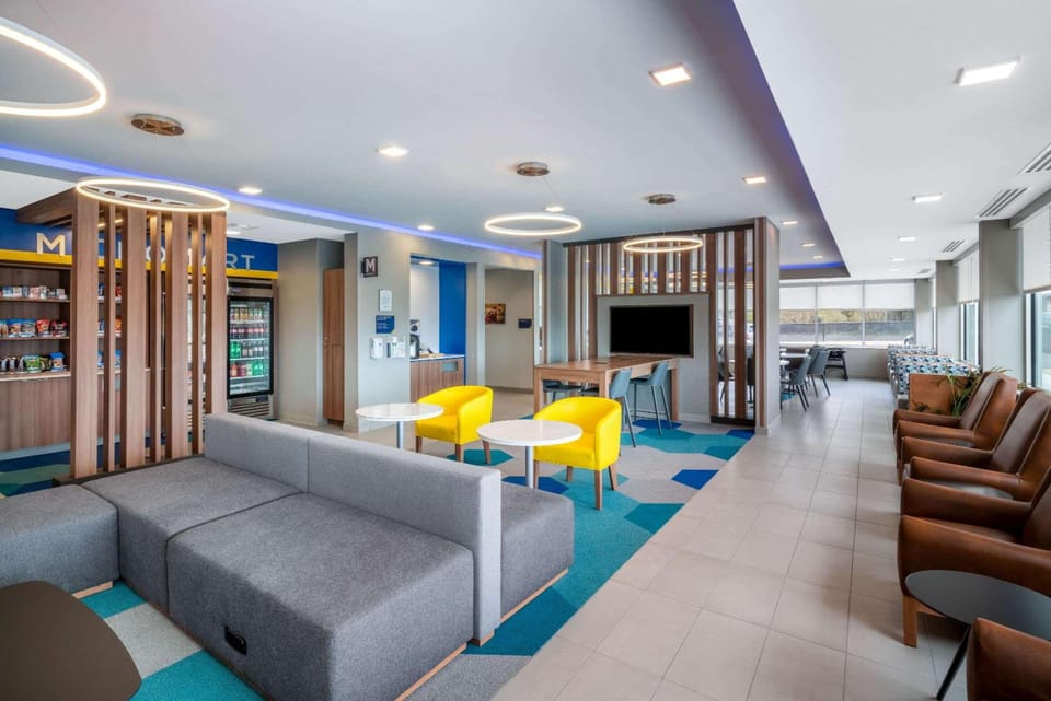 Microtel Inn & Suites by Wyndham Hot Springs Hotel in Hot Springs