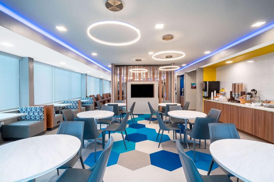 Microtel Inn & Suites by Wyndham Hot Springs Hotel in Hot Springs