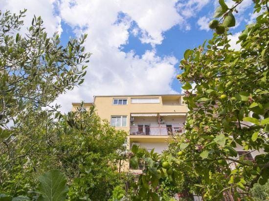 Cozy Apartment Iskra Hotel in Split