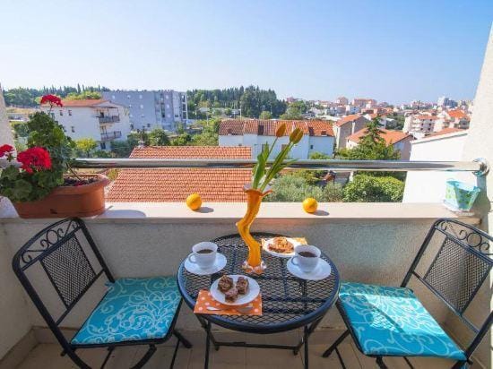 Cozy Apartment Iskra Hotel in Split