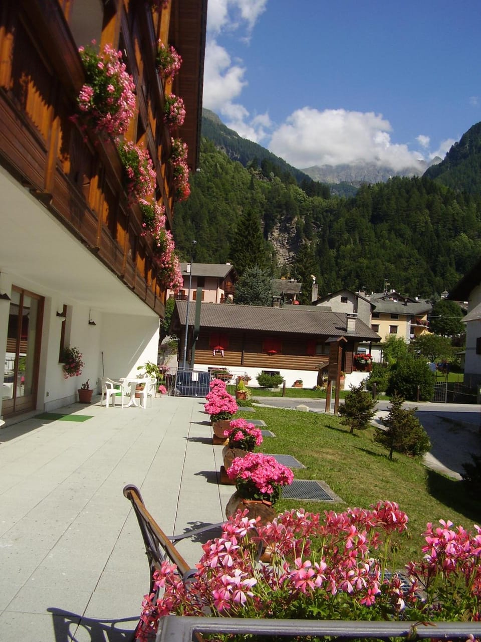 Baita dei Pini Hotel in Canton of Grisons