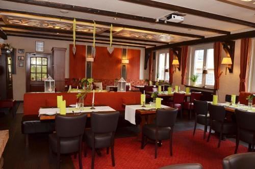 Gasthaus Zur Rebe Inn in Trier-Saarburg