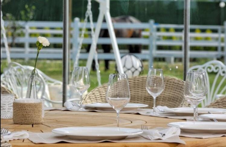 B. Equine Range Hotel Hotel in Izmir