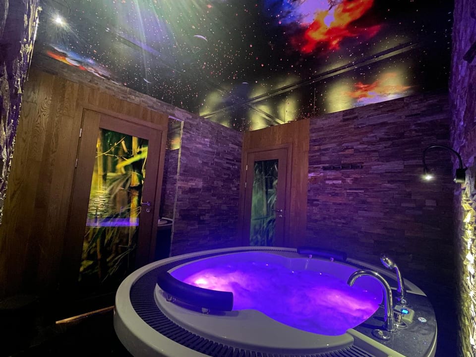 Hot tub