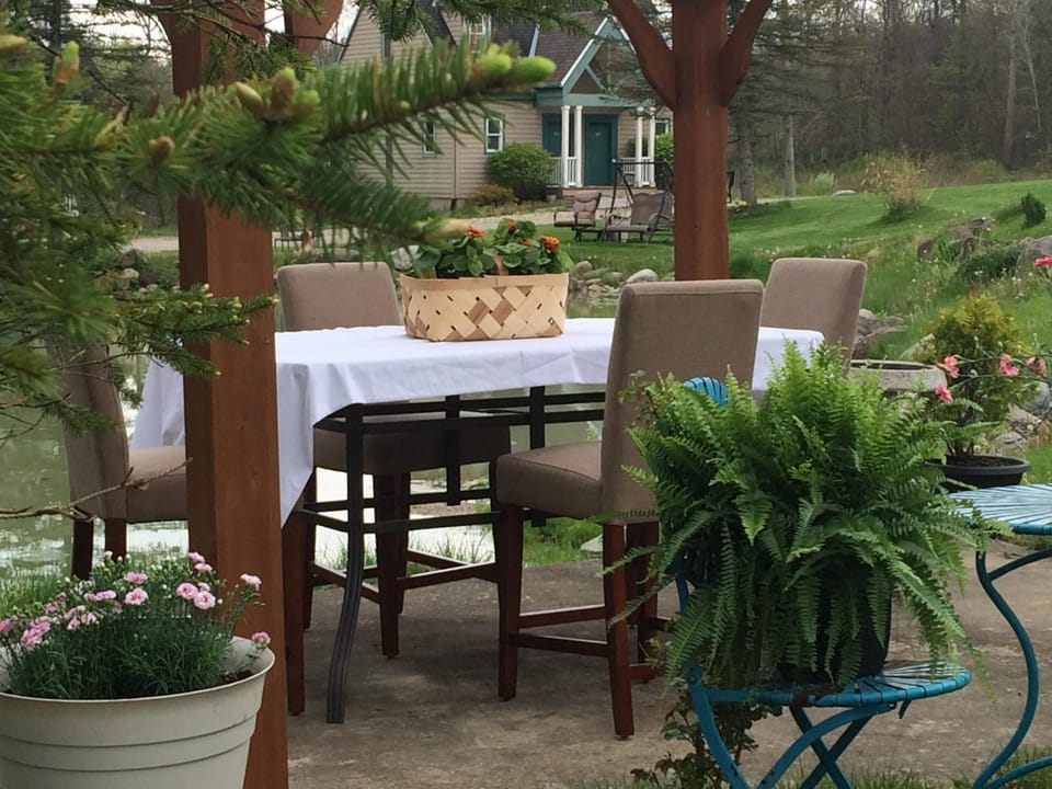 Spruce Hill Inn & Cottages Hotel in Ohio