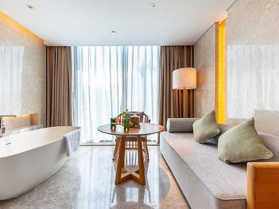 Bright Resort Hotel in Hangzhou