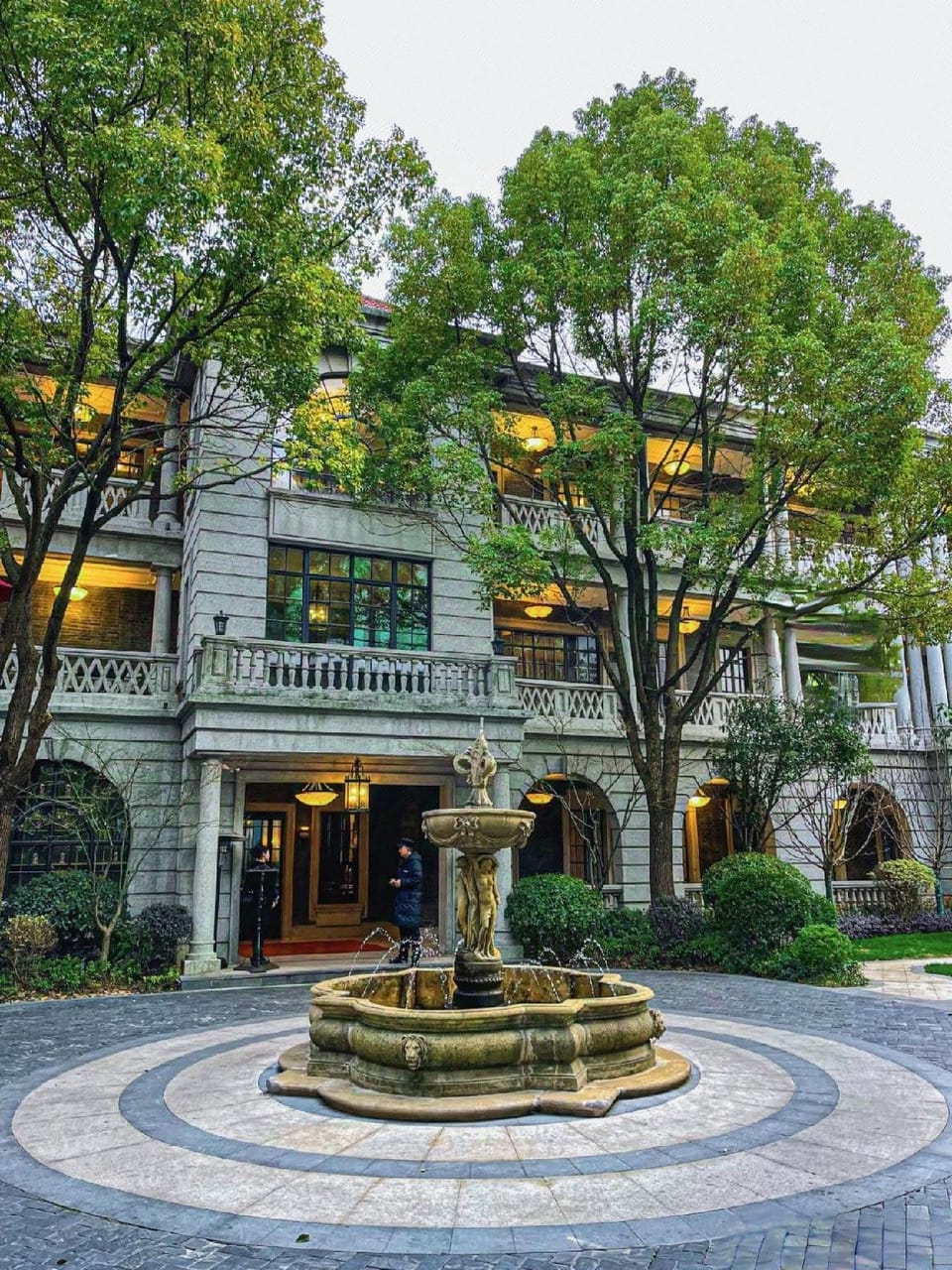 Longchen Holiday Hotel (Shanghai Weining Road Metro Station) Hotel in Shanghai