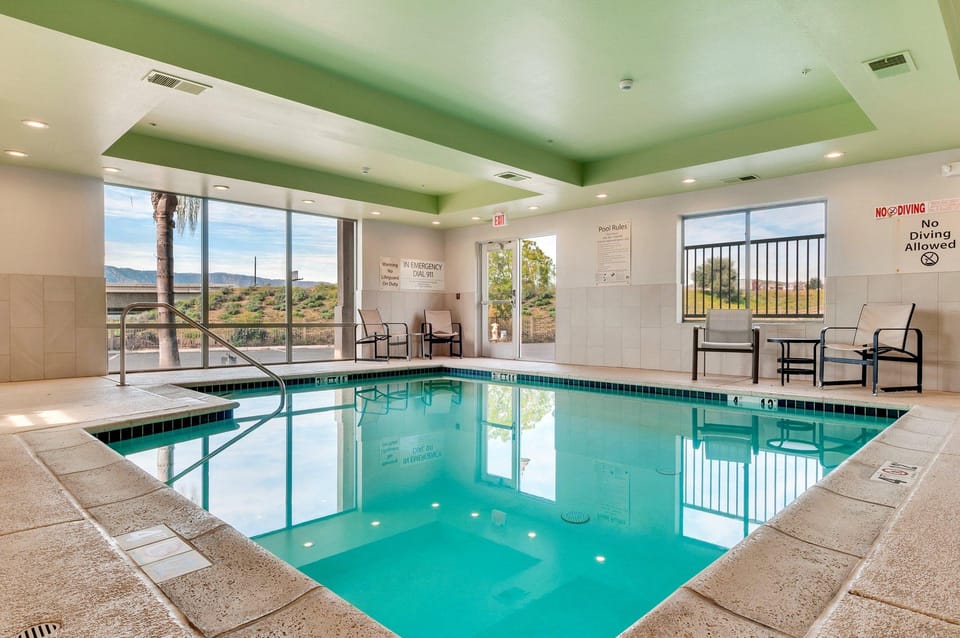 Holiday Inn Express Hotel & Suites Lake Elsinore By IHG Hotel in Lake Elsinore