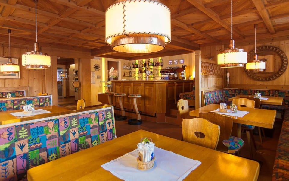 Bar/lounge