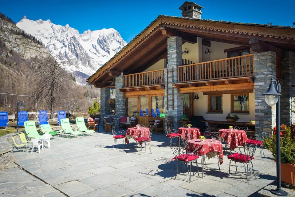 Hotel Lo Campagnar Hotel in Courmayeur