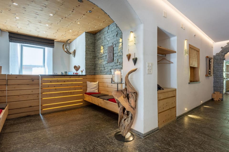 Hotel Crusch Alba Zernez Hotel in Canton of Grisons
