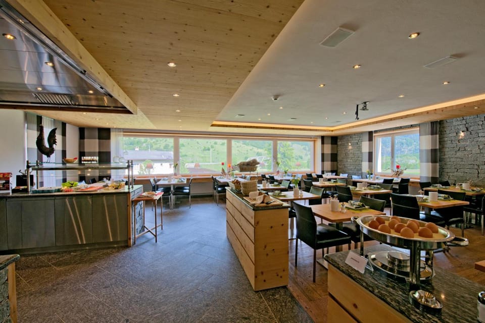 Hotel Crusch Alba Zernez Hotel in Canton of Grisons