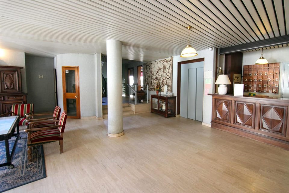 Logis Hotel Restaurant Du Commerce Hotel in Auvergne-Rhône-Alpes